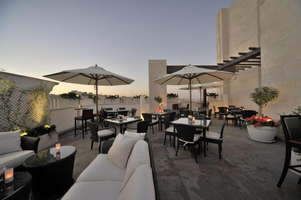 Il Palazzo Hotel And Suites Amman Exterior photo